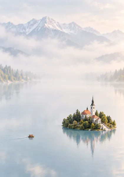 Morning Stillness｜ブレッド湖の朝 - rin_travel.research