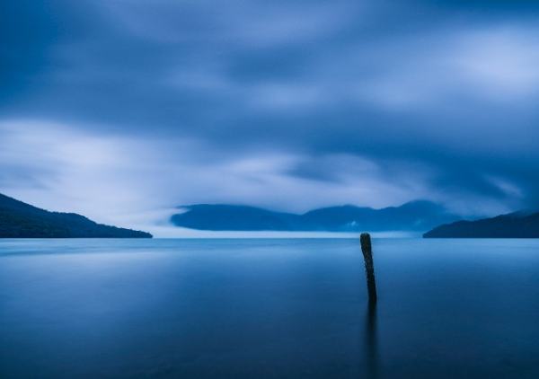 Quiet Lake - 静かな湖 - 秋倉　康介