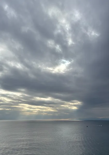 Between Clouds and Sea - 池田 宗弘