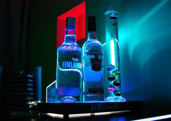 【Cafe & Barオールドコンデジ・シリーズ】Bottle on bar counter#2 - Sunfish_Akira