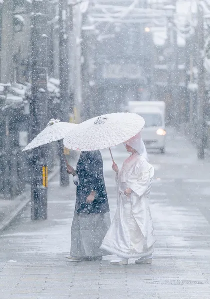 Kyoto Snow Wedding Walk – Traditional Japanese Bride Photography Print - ヨシダトクジ