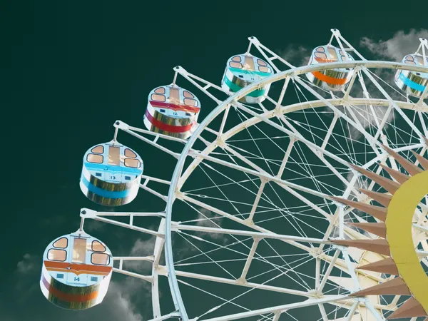 The Nostalgia and Emptiness of an Amusement Park - Solanin