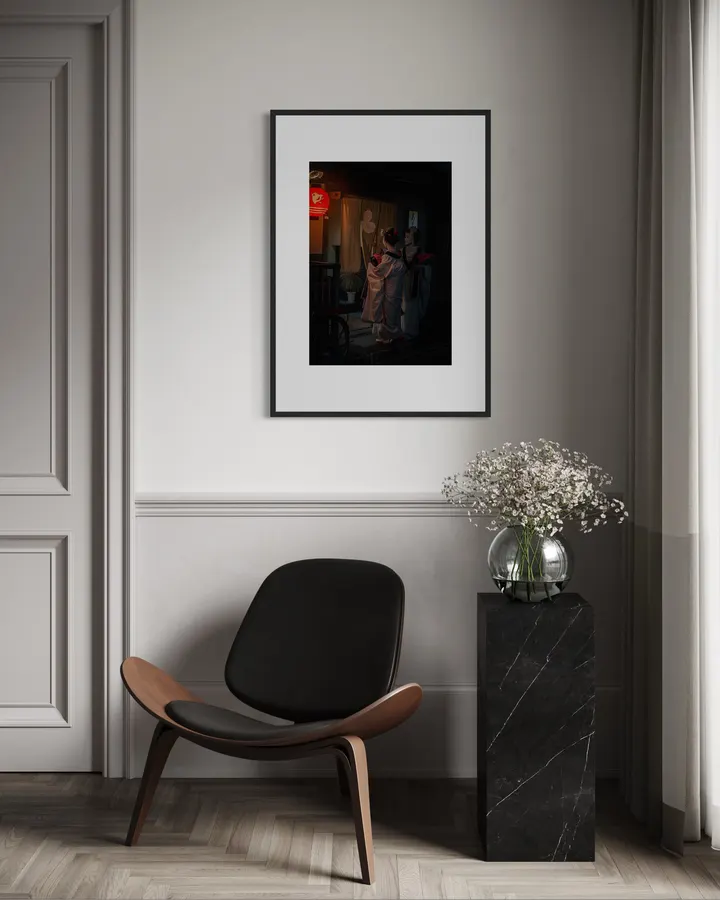 Gion Teahouse Doorway, Red Lantern – Two Maiko Photography Print - ヨシダトクジ